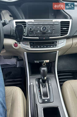 Седан Honda Accord 2014 в 