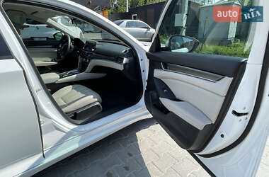 Седан Honda Accord 2018 в 