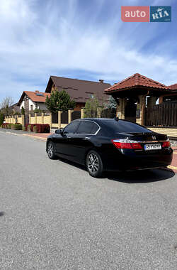 Седан Honda Accord 2013 в 