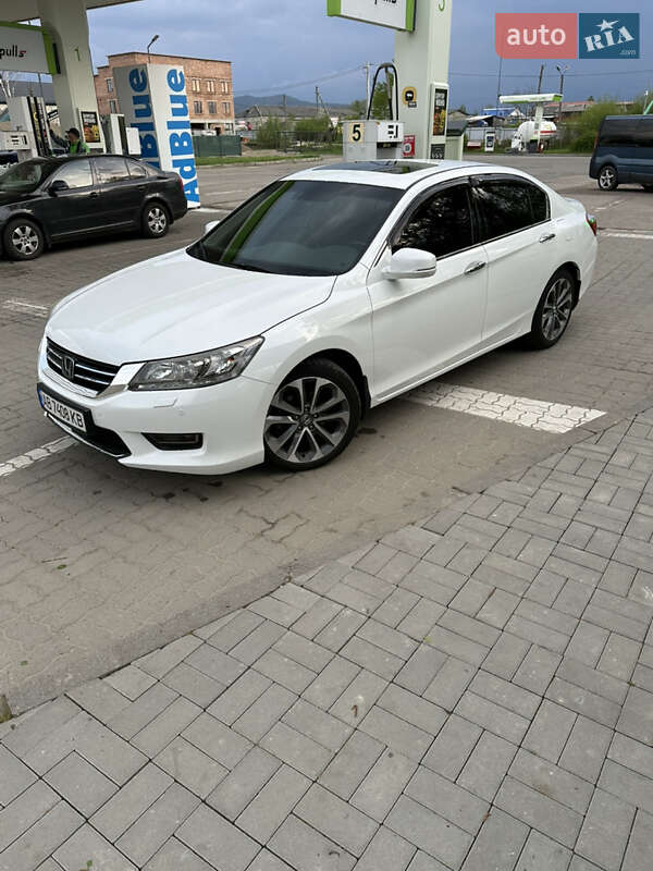 Седан Honda Accord 2013 в Долині