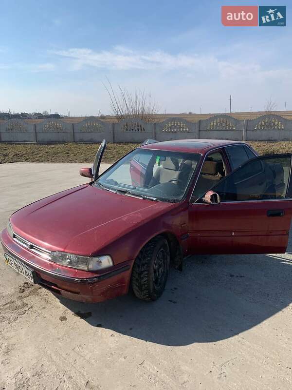 Седан Honda Accord 1993 в Дубровиці
