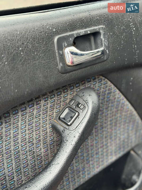 Седан Honda Accord 1996 в Одесі