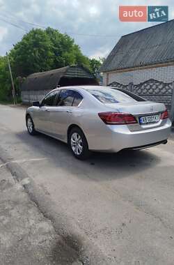 Седан Honda Accord 2013 в 