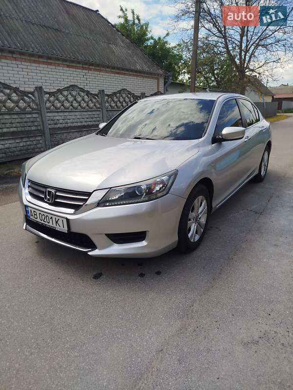 Седан Honda Accord 2013 в 
