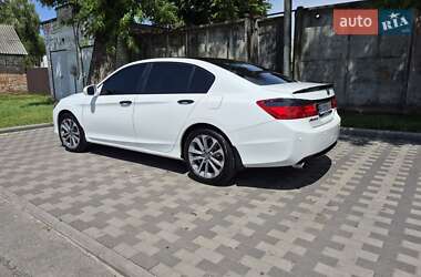 Седан Honda Accord 2013 в 