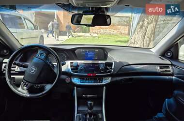 Седан Honda Accord 2013 в 