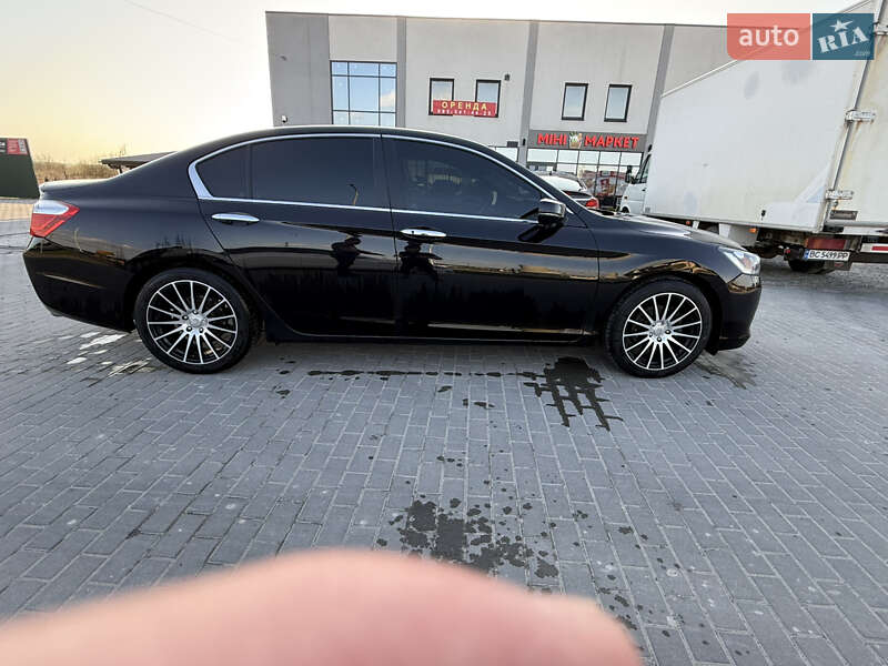Седан Honda Accord 2015 в Львові