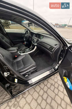 Седан Honda Accord 2015 в 