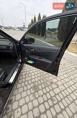Седан Honda Accord 2015 в 