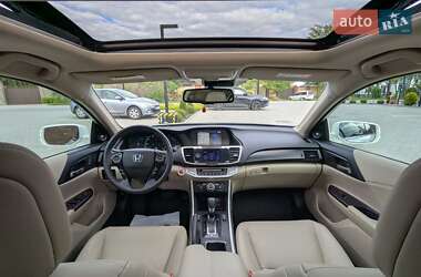 Седан Honda Accord 2015 в 