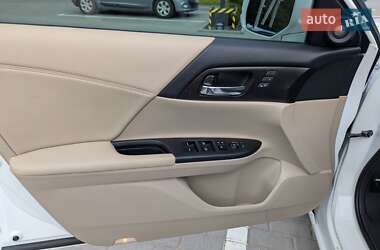 Седан Honda Accord 2015 в 