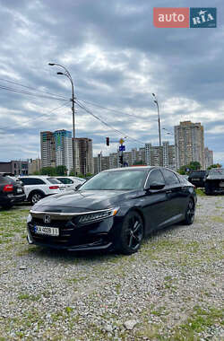 Седан Honda Accord 2022 в Киеве