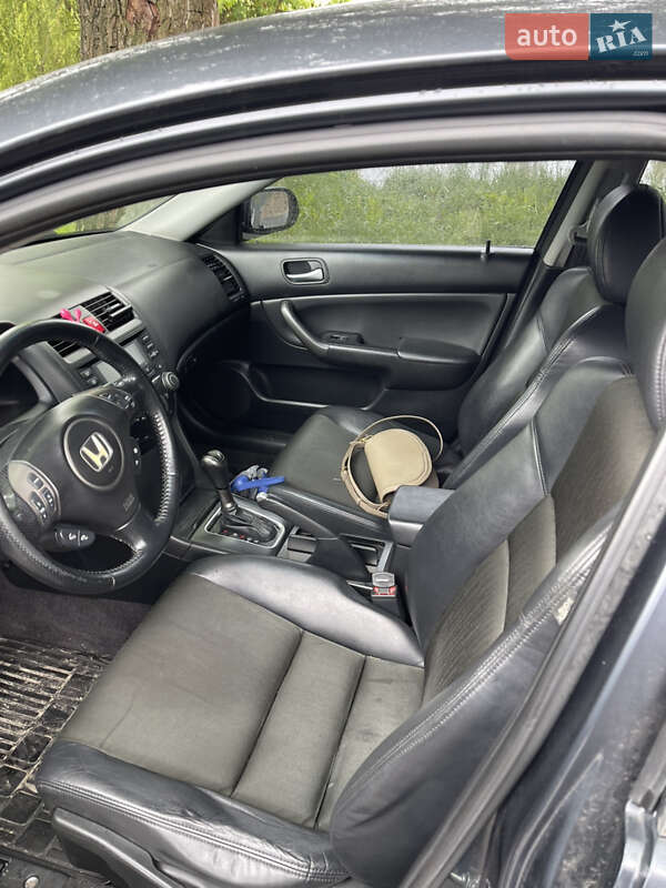 Седан Honda Accord 2006 в Полонном