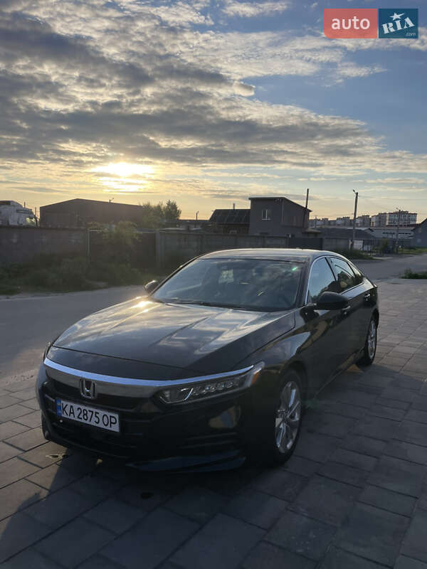 Седан Honda Accord 2018 в Чайках