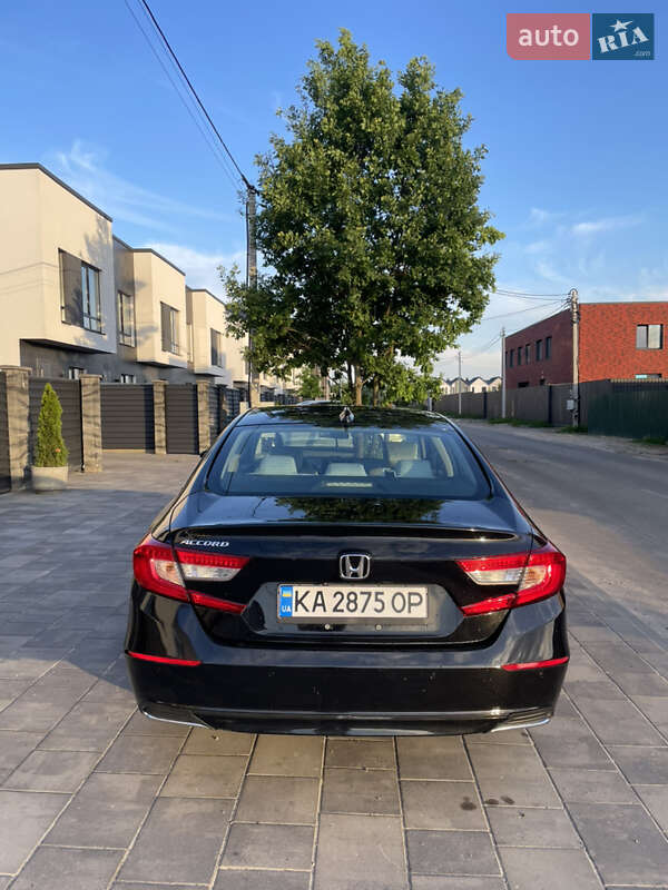 Седан Honda Accord 2018 в Чайках