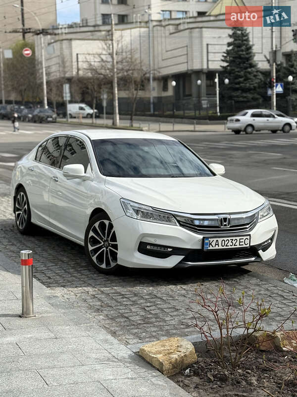Седан Honda Accord 2017 в Киеве
