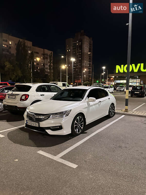 Седан Honda Accord 2017 в Киеве