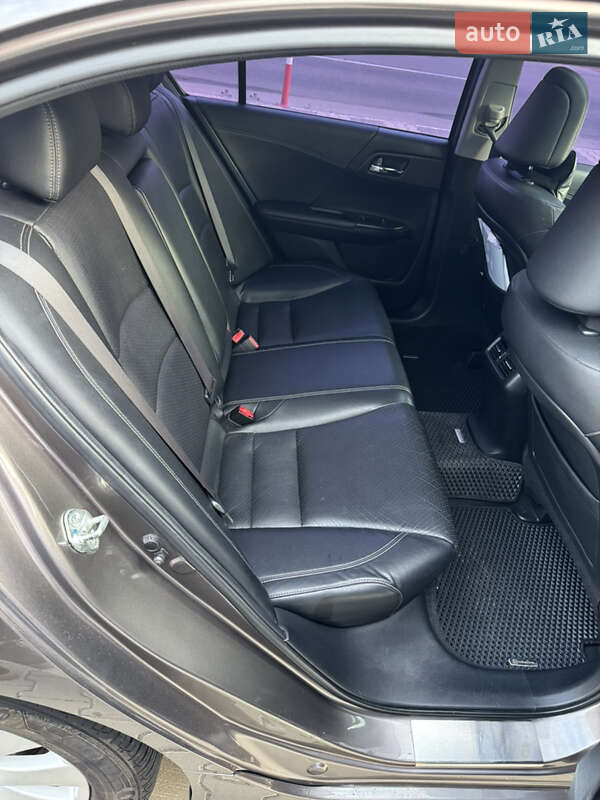 Седан Honda Accord 2014 в Киеве