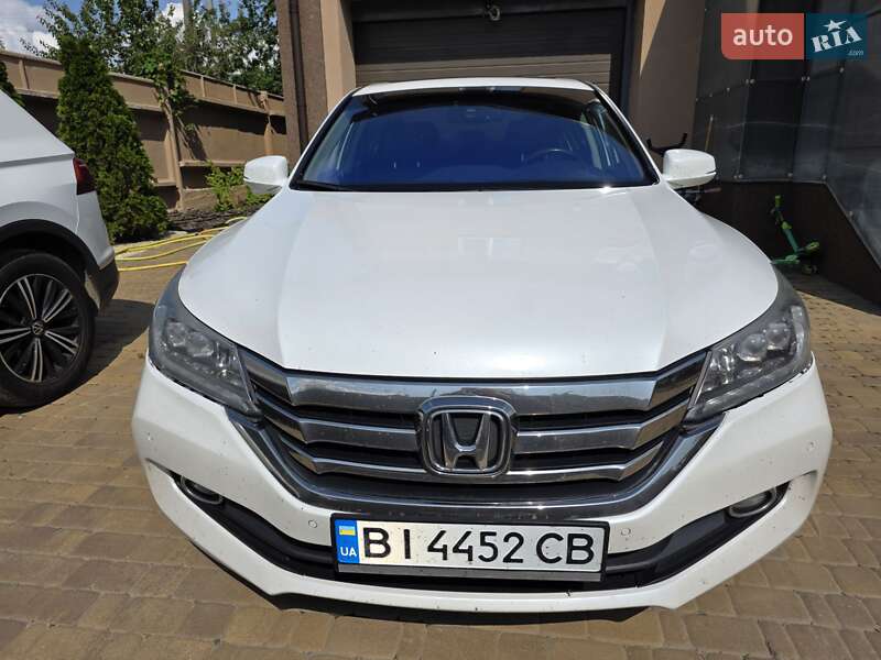 Седан Honda Accord 2014 в 