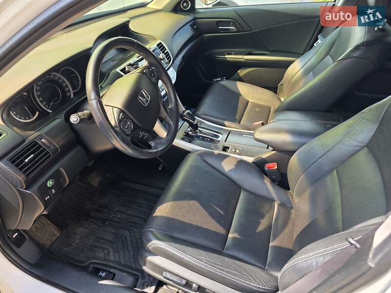 Седан Honda Accord 2014 в Полтаве