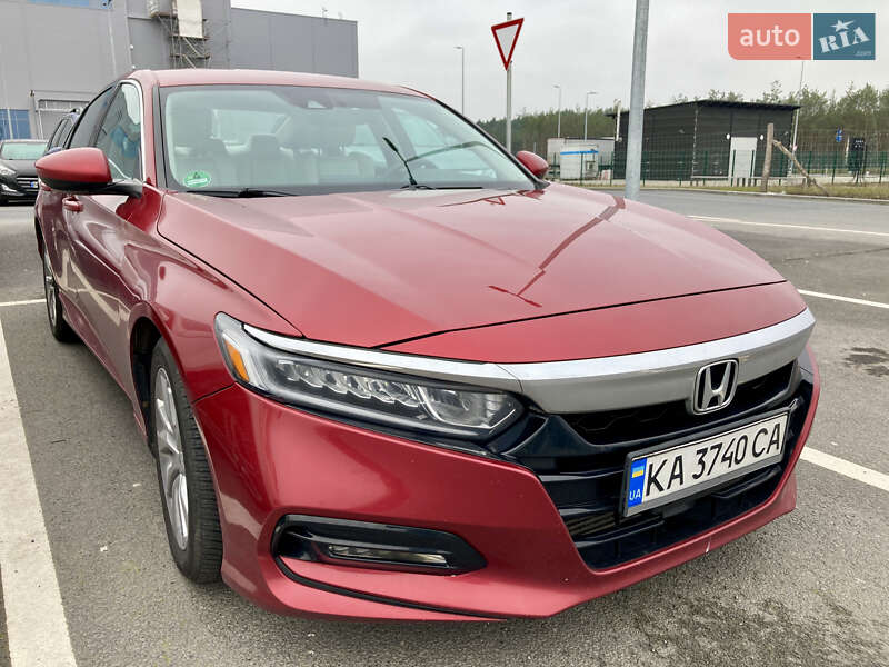 Седан Honda Accord 2019 в Киеве