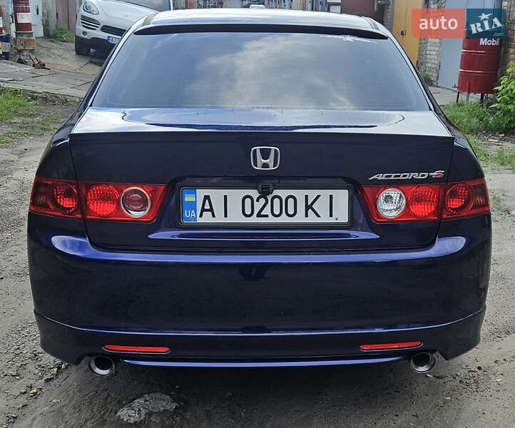 Седан Honda Accord 2004 в Буче