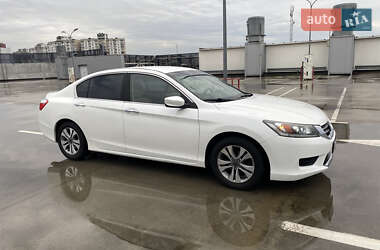 Седан Honda Accord 2012 в 