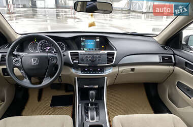 Седан Honda Accord 2012 в 