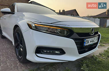 Седан Honda Accord 2019 в 