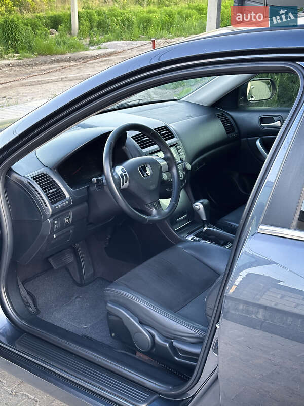 Седан Honda Accord 2003 в Ровно
