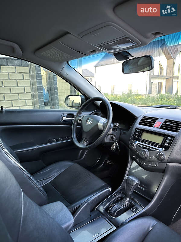 Седан Honda Accord 2003 в Ровно