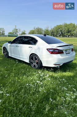 Седан Honda Accord 2016 в 