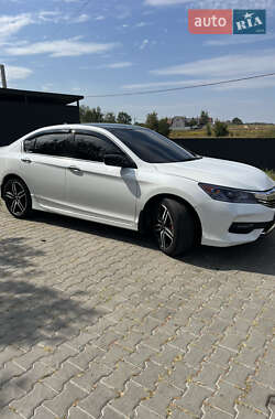 Седан Honda Accord 2016 в 