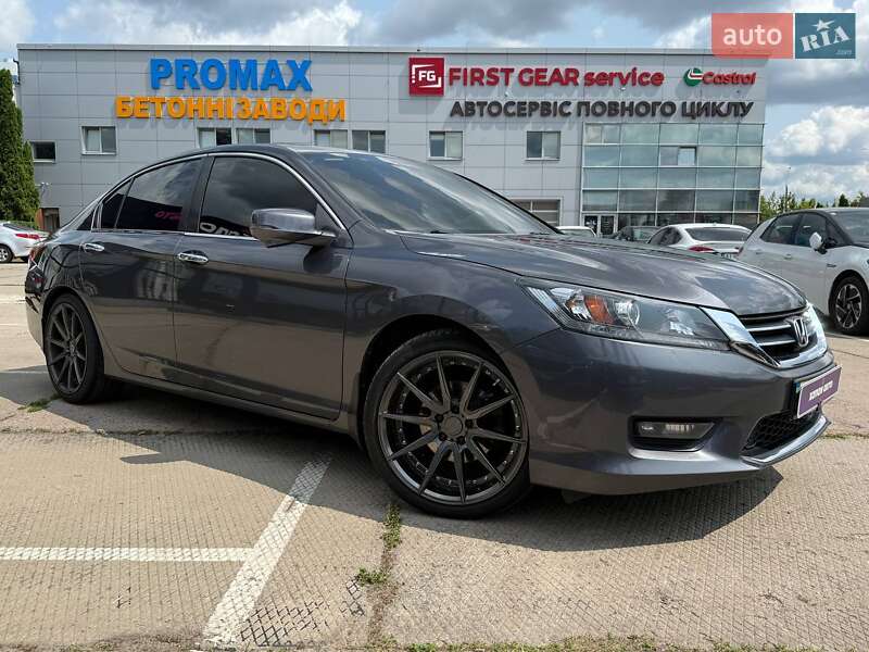 Седан Honda Accord 2015 в Киеве