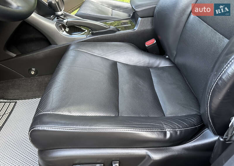 Седан Honda Accord 2012 в Рені