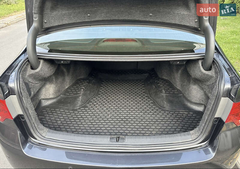 Седан Honda Accord 2012 в Рені