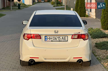 Седан Honda Accord 2011 в 