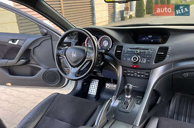 Седан Honda Accord 2011 в 
