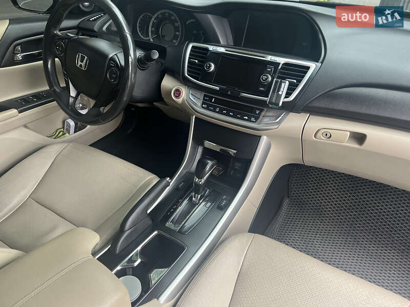 Седан Honda Accord 2014 в Виннице