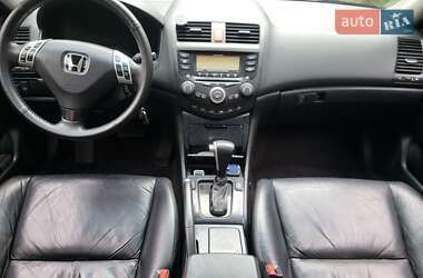 Седан Honda Accord 2005 в 