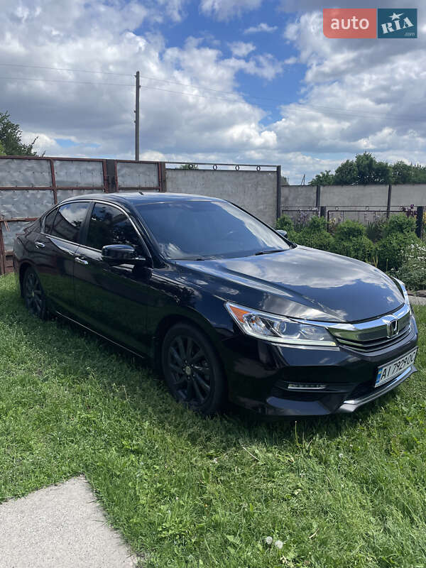 Седан Honda Accord 2016 в Березне
