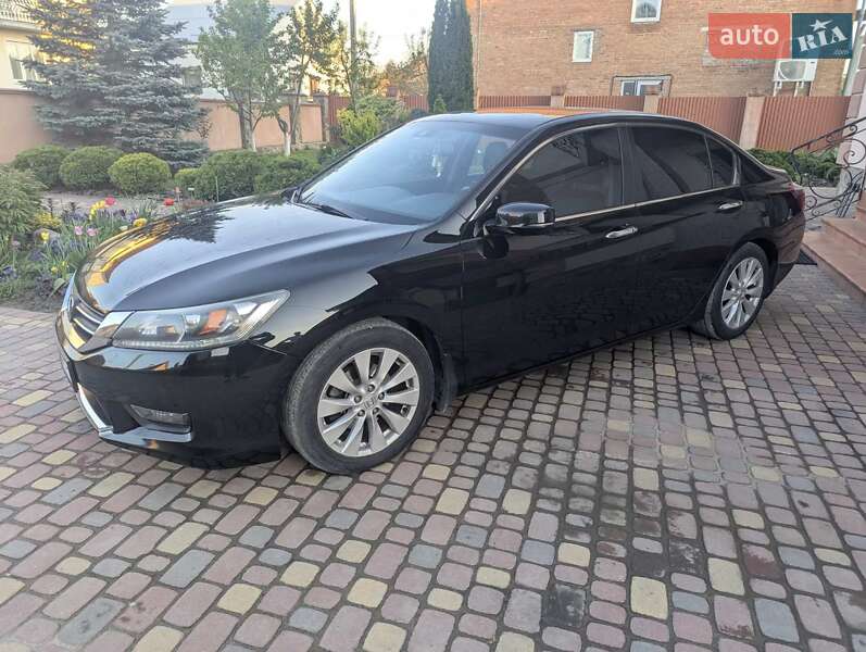 Седан Honda Accord 2013 в Львові