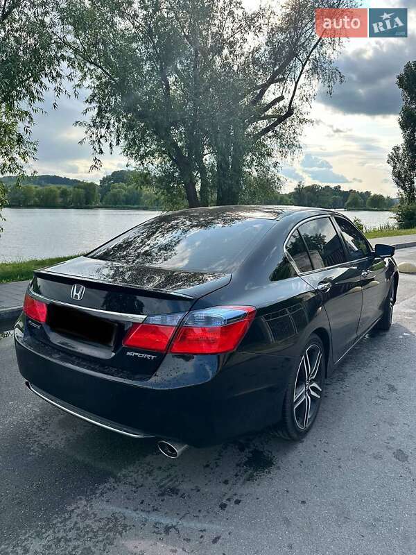 Седан Honda Accord 2015 в Києві