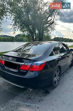 Седан Honda Accord 2015 в 