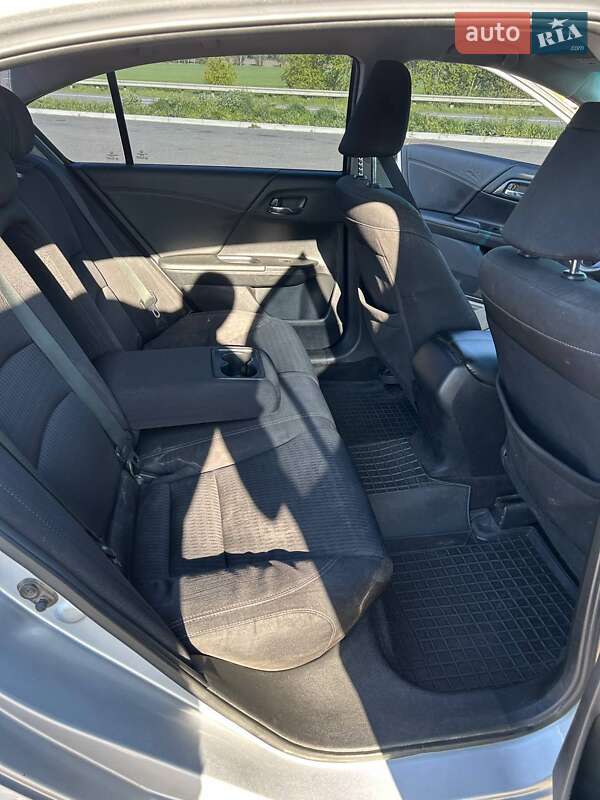 Седан Honda Accord 2015 в Ромнах фото 9 Седан Honda Accord 2015 в Ромнах