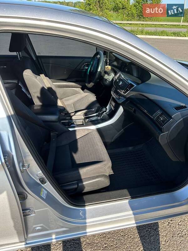 Седан Honda Accord 2015 в Ромнах фото 14 Седан Honda Accord 2015 в Ромнах