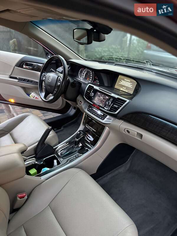 Седан Honda Accord 2013 в Рівному
