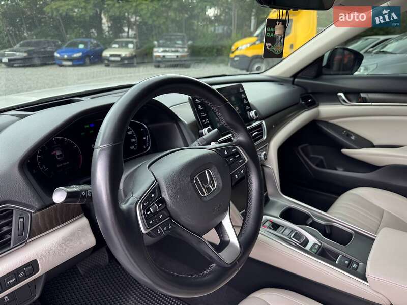 Седан Honda Accord 2018 в Днепре