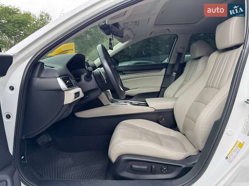 Седан Honda Accord 2018 в Днепре