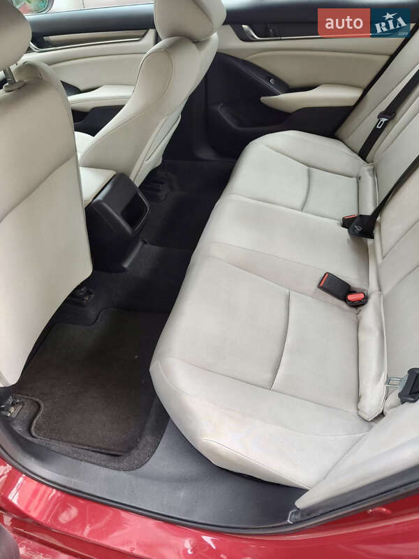 Седан Honda Accord 2019 в Киеве